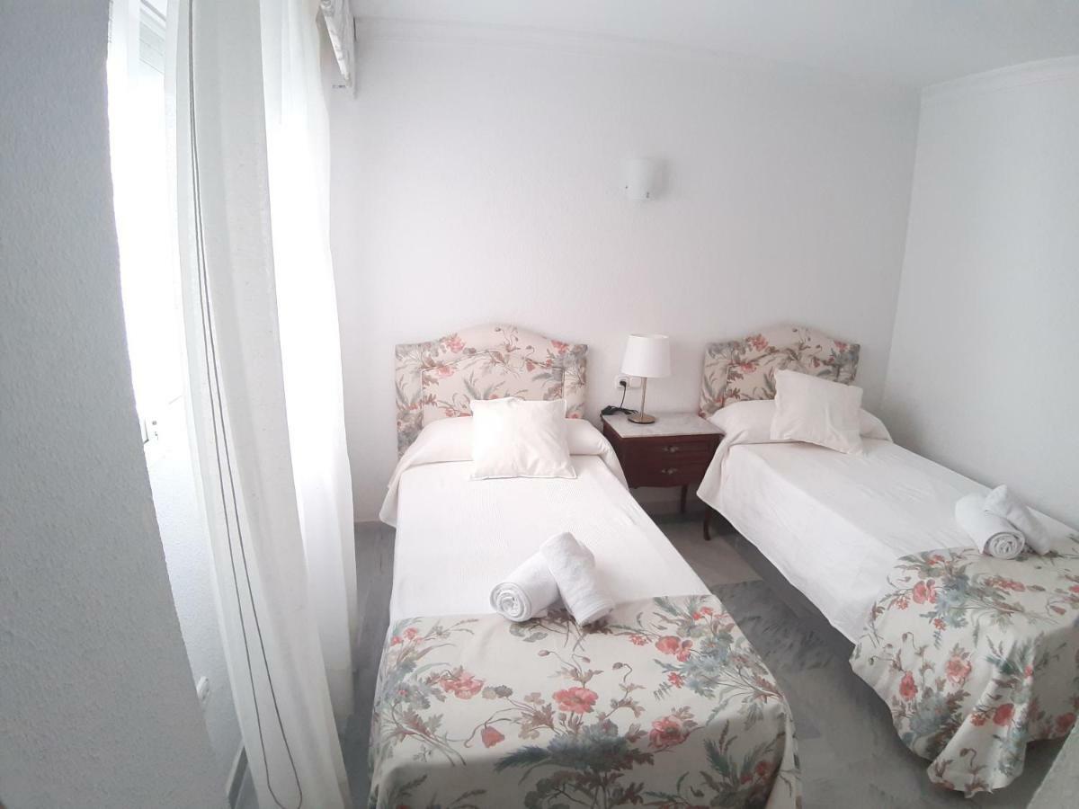 Spacious Beach Flat In Fuengirola - Los Boliches ภายนอก รูปภาพ