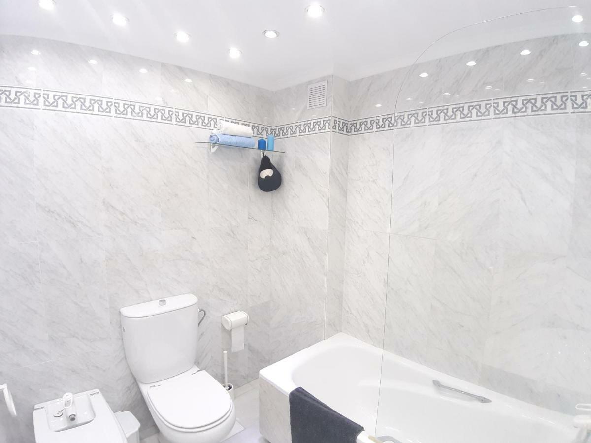 Spacious Beach Flat In Fuengirola - Los Boliches ภายนอก รูปภาพ